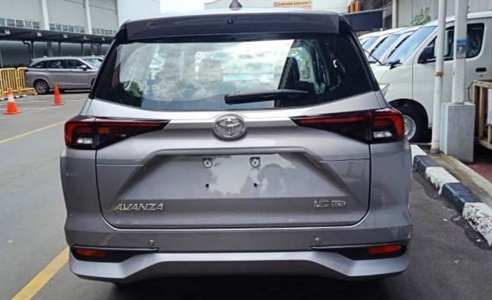 Đuôi xe Toyota Avanza 2022