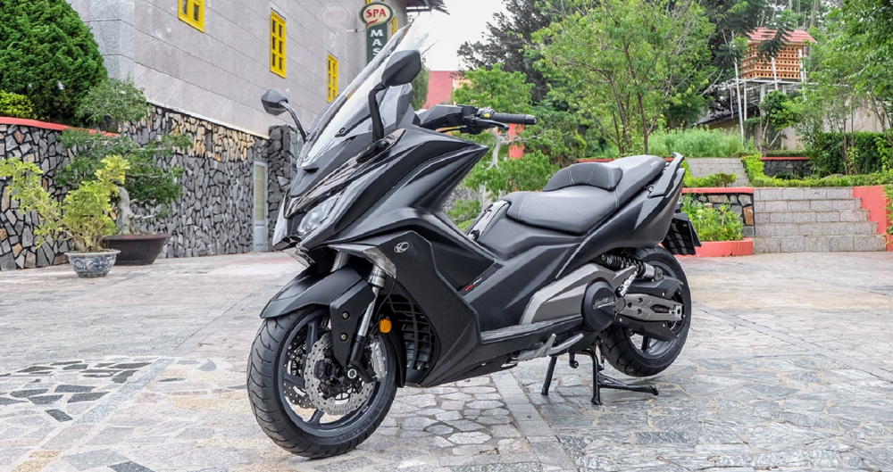 Kymco AK550