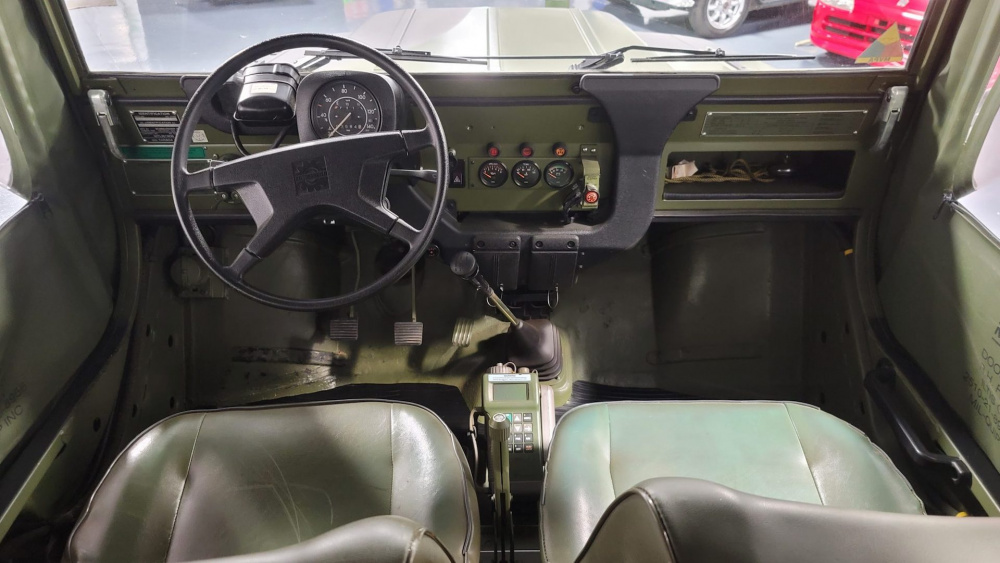 Hàng ghế trước của xe Volkswagen Type 183 Iltis