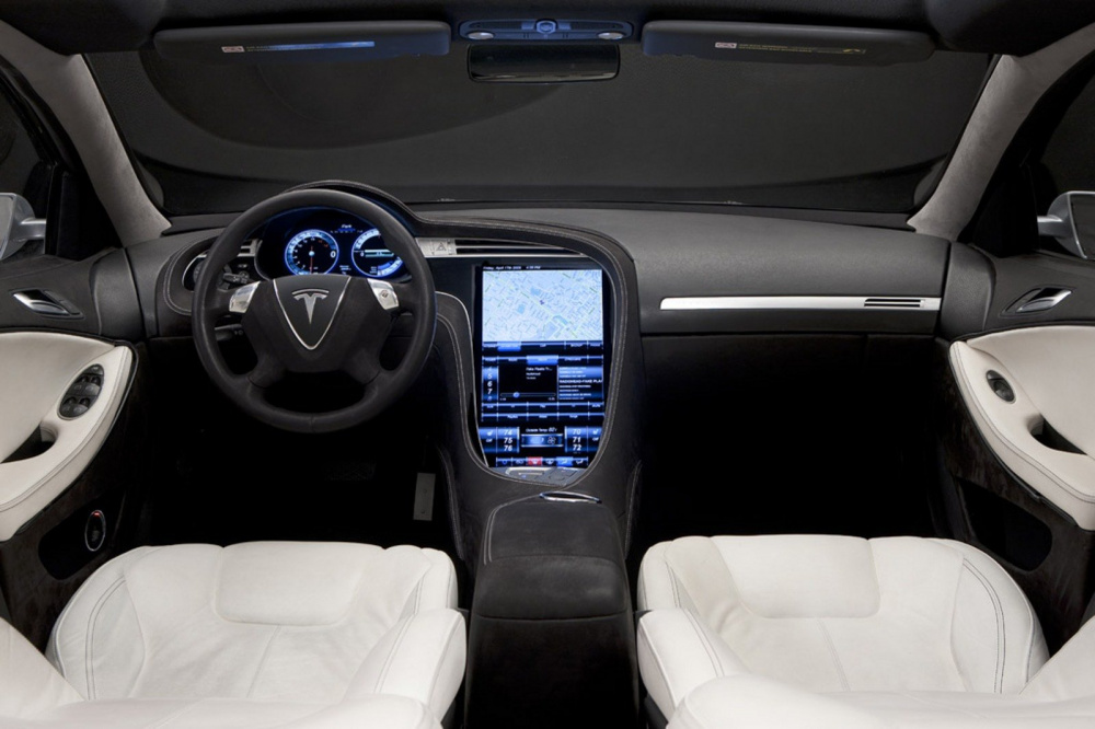Màn hình trên xe Tesla năm 2012