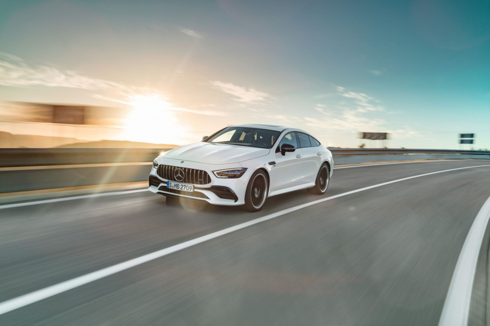 Khả năng tăng tốc của xe Mercedes-AMG GT 53