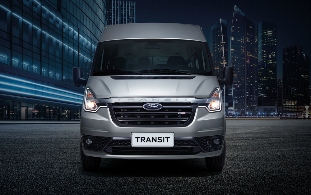 Ford Transit Mới được cải tiến đáng kể về nội và ngoại thất giúp tăng độ chuyên nghiệp và sang trọng của dòng xe dẫn đầu phân khúc 16 chỗ
