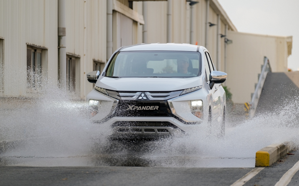 Xe Mitsubishi X-pander