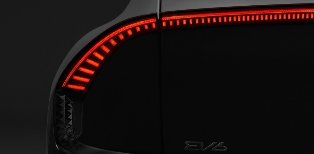 Kia EV6 2022 - Chiếc xe điện đầu tiên của thương hiệu Hàn