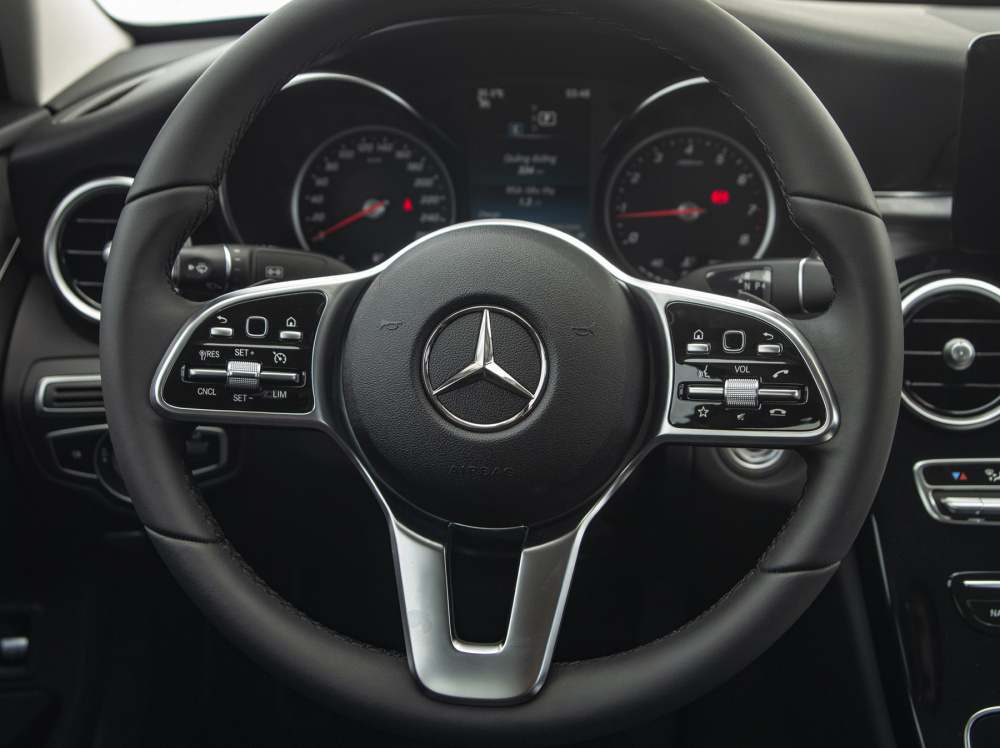 Vô lăng xe Mercedes-Benz C 180 AMG