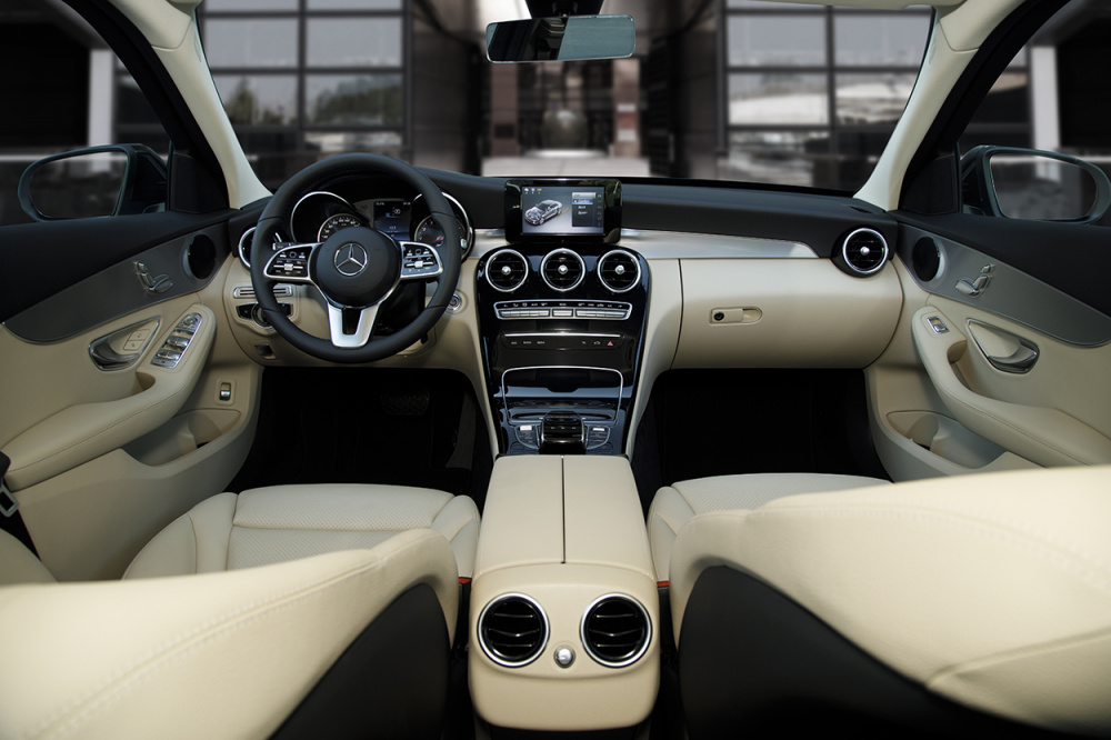 Nội thất xe Mercedes-Benz C-180 AMG