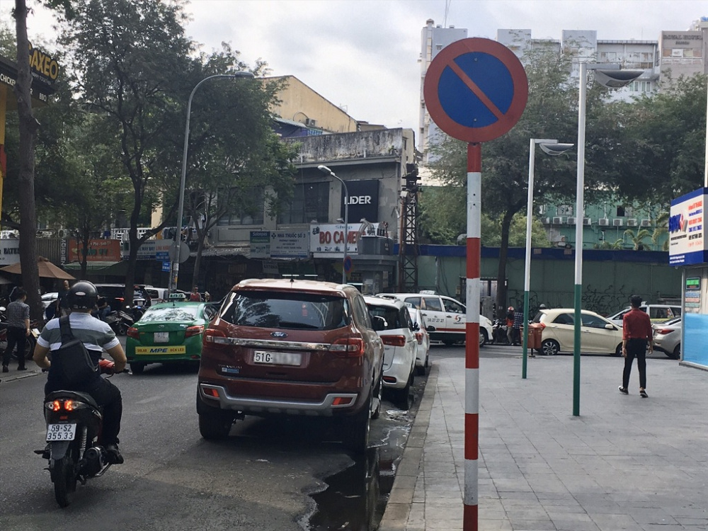 cấm dừng đỗ