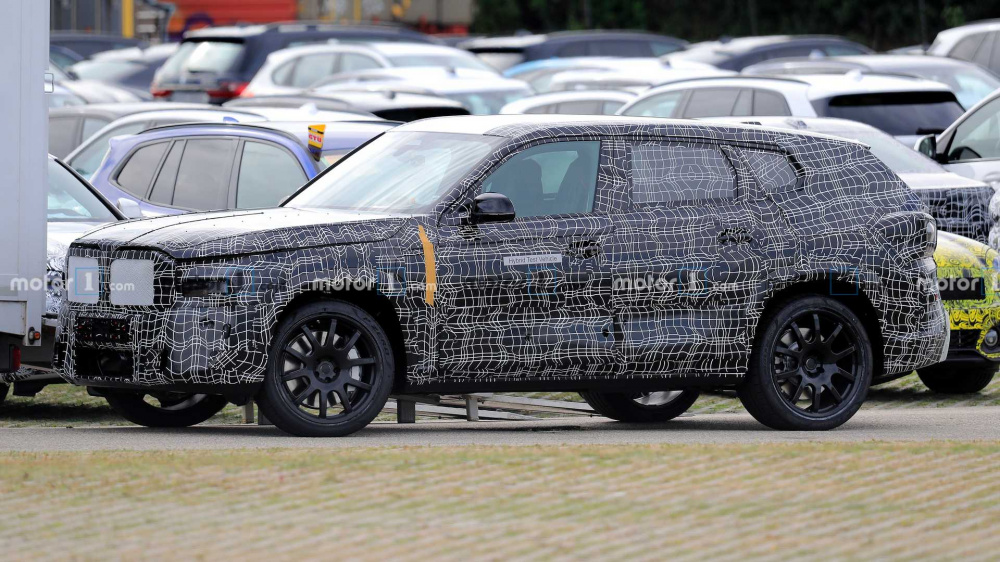 Mẫu xe được cho là BMW X8