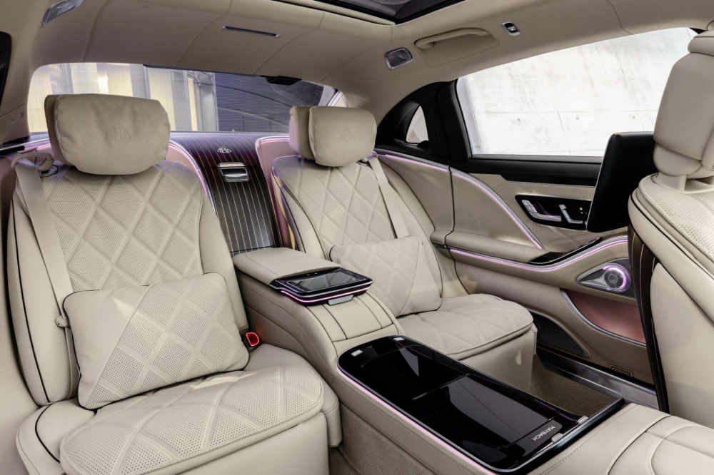 Hàng ghế sau của xe Mercedes-Maybach S680 4MATIC