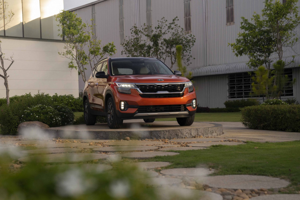Kia Seltos bản 1.6 "hiếm" lên sàn xe cũ, giá giật mình