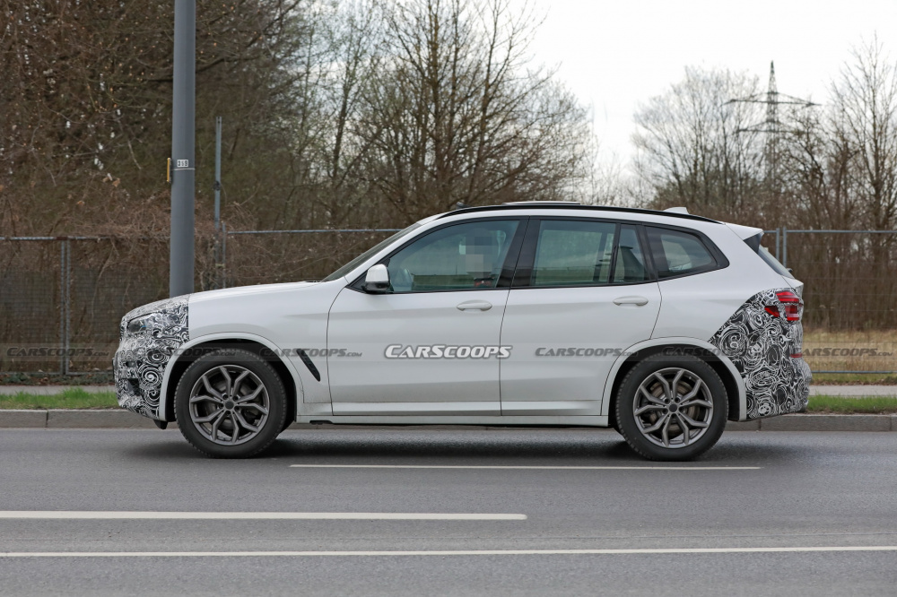 Thân xe BMW X3 nguỵ trang