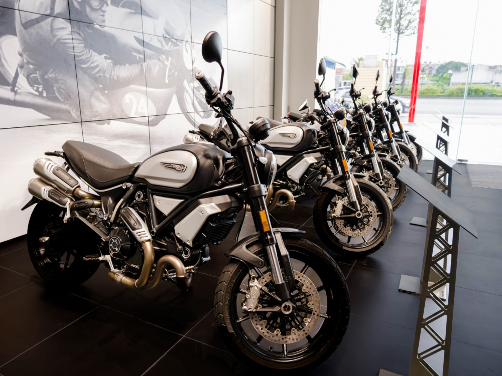 Bên trong showroom Ducatii