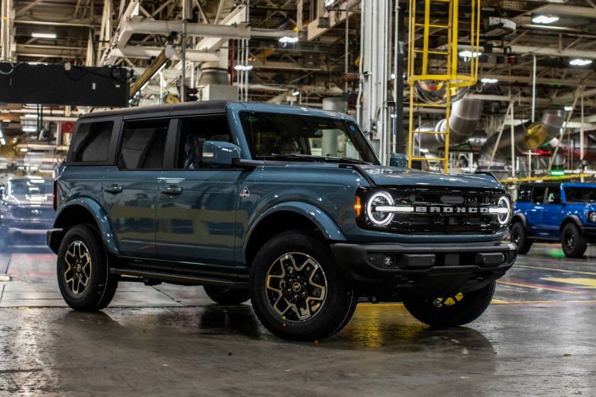 Huyền thoại Ford Bronco cuối cùng cũng lên dây chuyển sản xuất