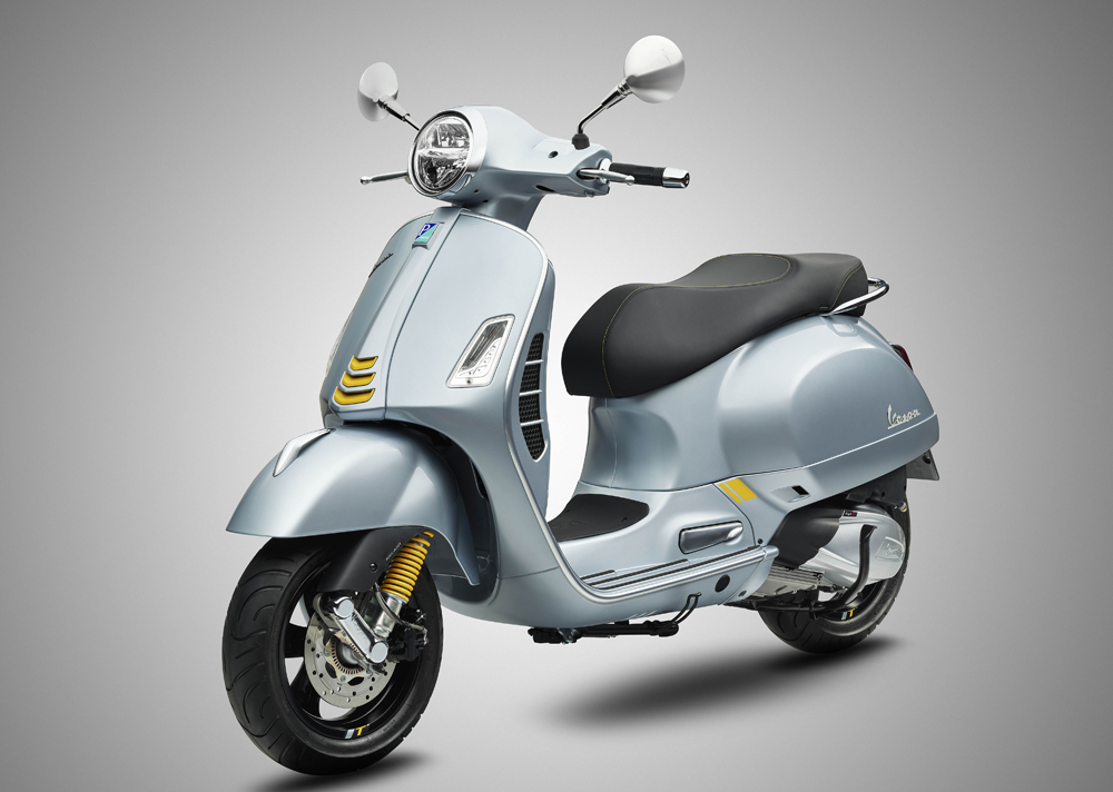 Vespa GTS Super Tech màu xám