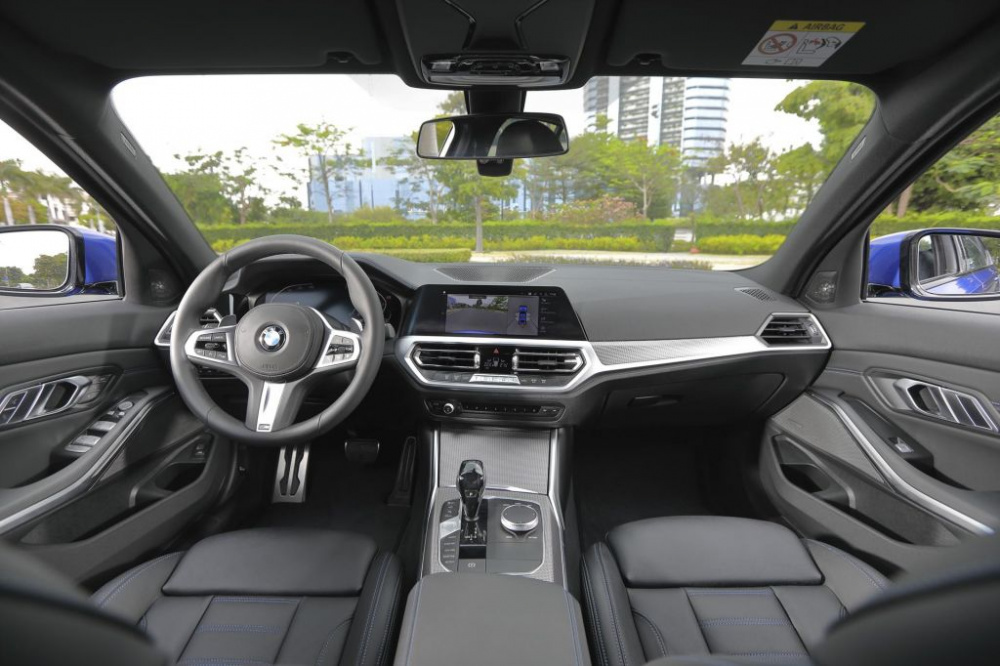 Nội thất BMW 330 M Sport