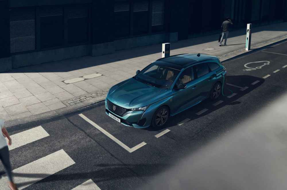 Peugeot 308 là mẫu xe sẽ thay thế 3008