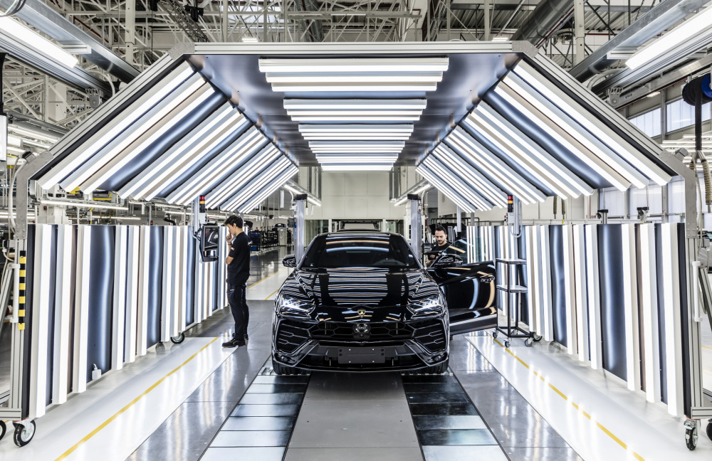 Lamborghini Urus có doanh số nhanh nhất mọi thời đại