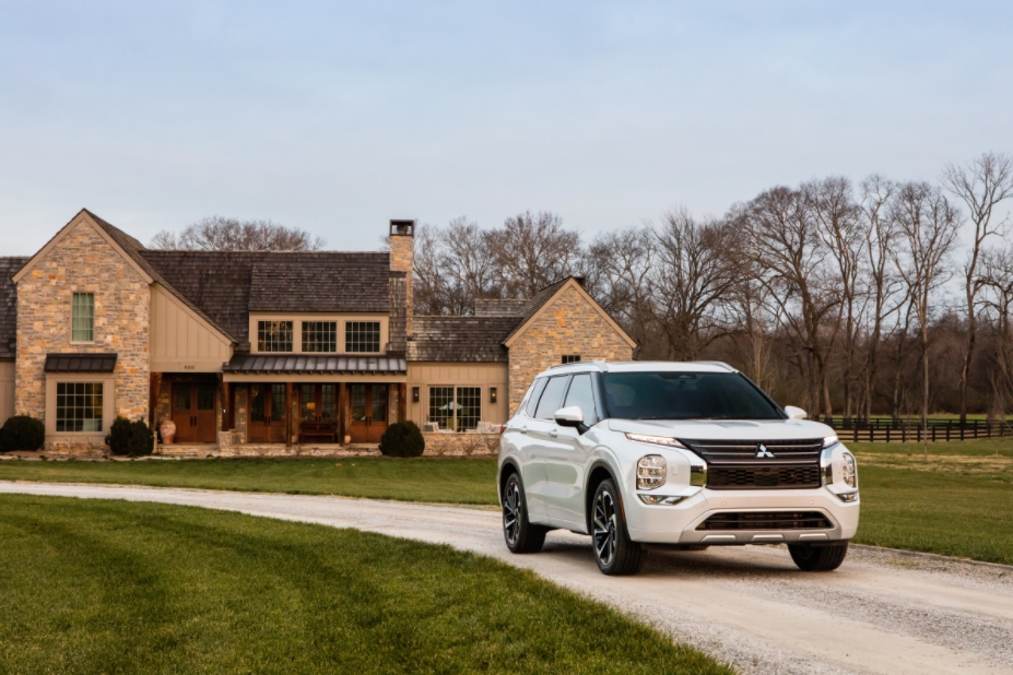 Mitsubishi Outlander PHEV 2022 tung teaser