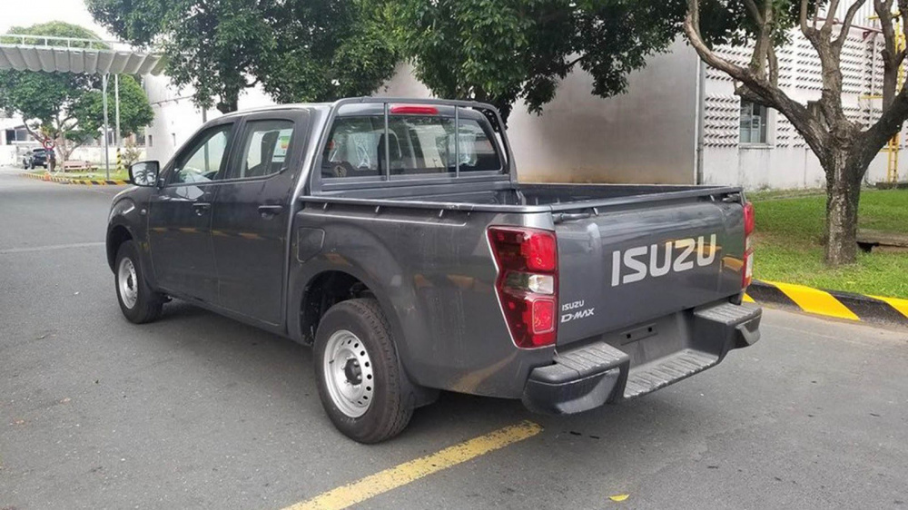 Isuzu D-max có trang bị đơn giản