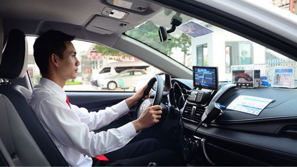 tập trung khi lái xe
