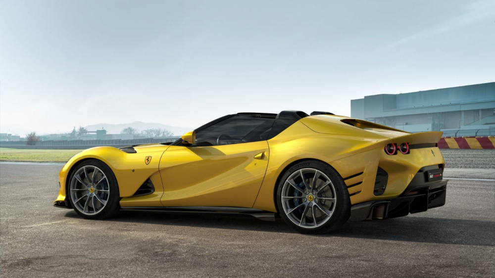 Mẫu xe Ferrari 812 Competizione A