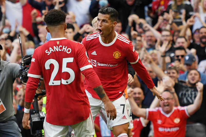 Ronaldo ghi 2 bàn thắng cho MU trong trận thắng đậm 4-1 trước Newcastle, ra mắt "Ngày trở về"