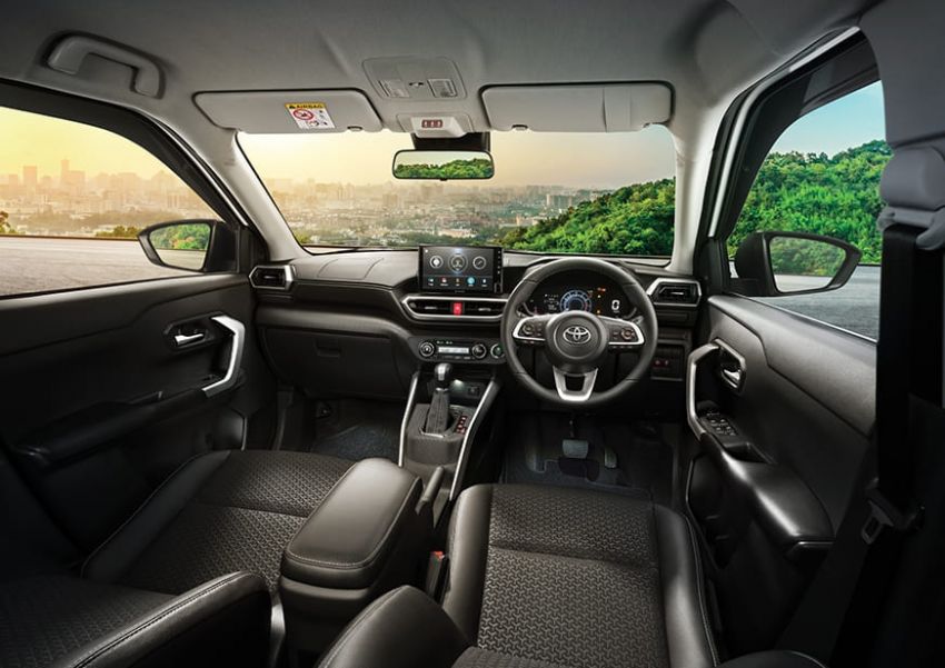 Hàng ghế trước của xe Toyota Raize