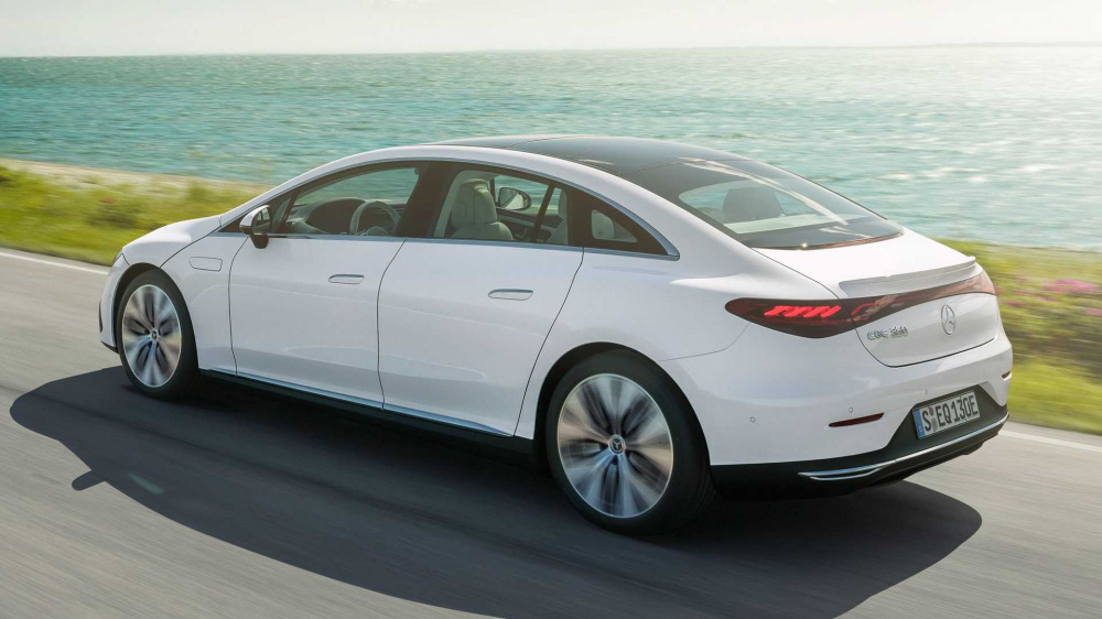 Đuôi xe Mercedes-Benz EQE sedan