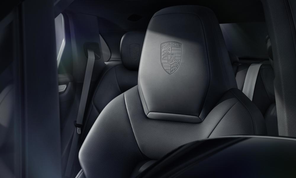 Tựa đầu Porsche Cayenne Platinum 