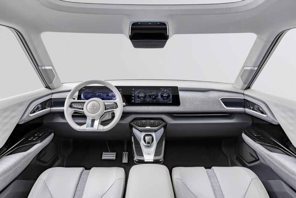 Hàng ghế trước của xe Mitsubishi XFC Concept 