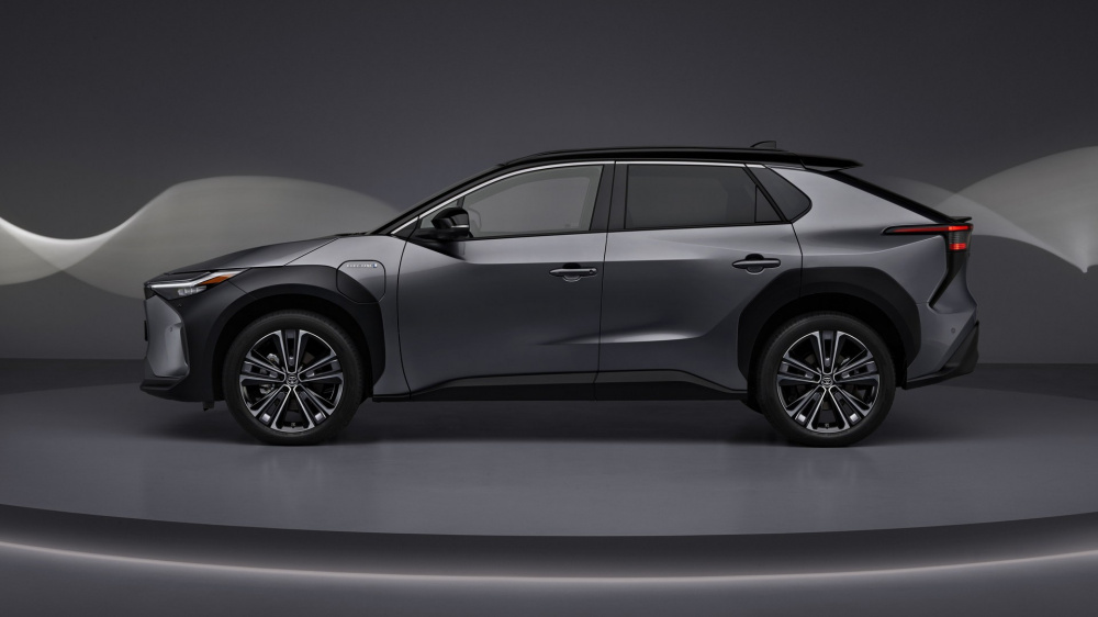Toyota vẫn trung thành với những dòng xe sử dụng nguyên liệu hóa thạch