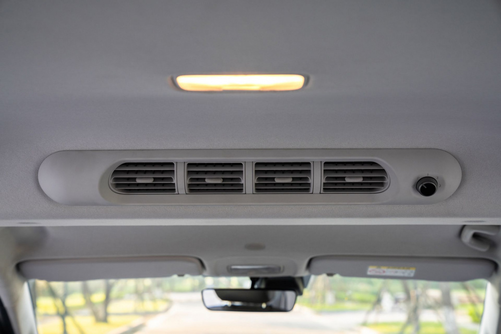Cửa gió hàng ghế sau xe Hyundai Stargazer 