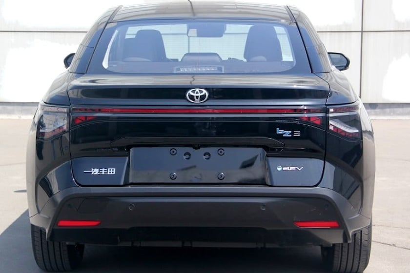 Xe điện Toyota bZ3 có giá khởi điểm từ 28.000 USD