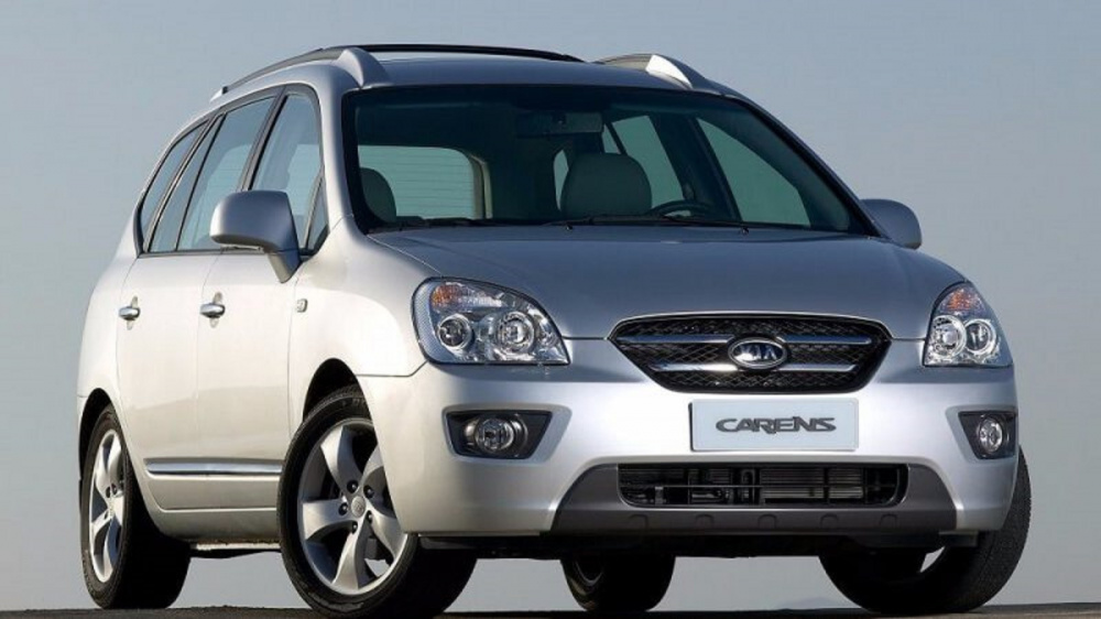 xe Kia Carens