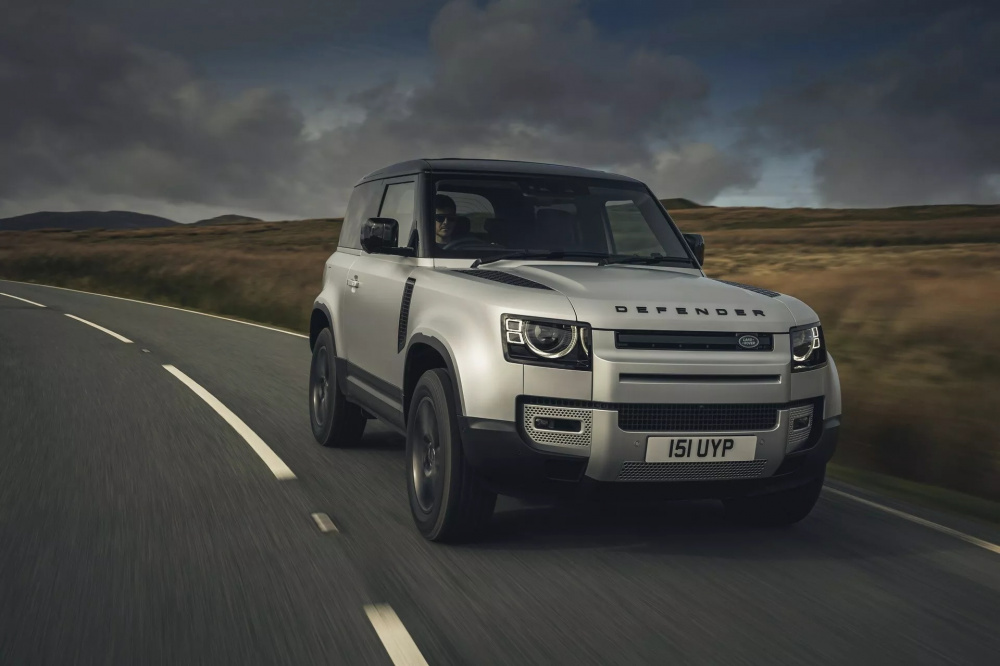 Land Rover Defender nguyên bản
