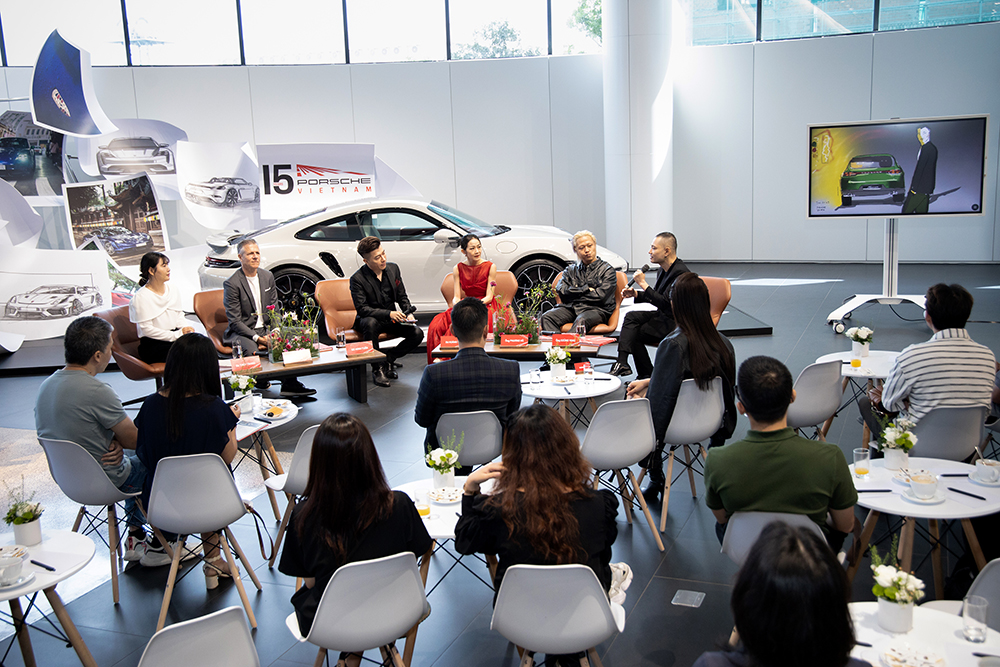  Porsche giới thiệu Ấn phẩm Kỷ niệm 15 năm Porsche Việt Nam tại Trung tâm Porsche Sài Gòn