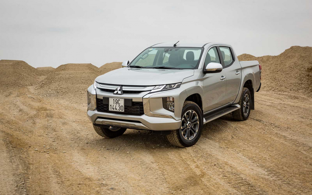 Xe Mitsubishi Triton