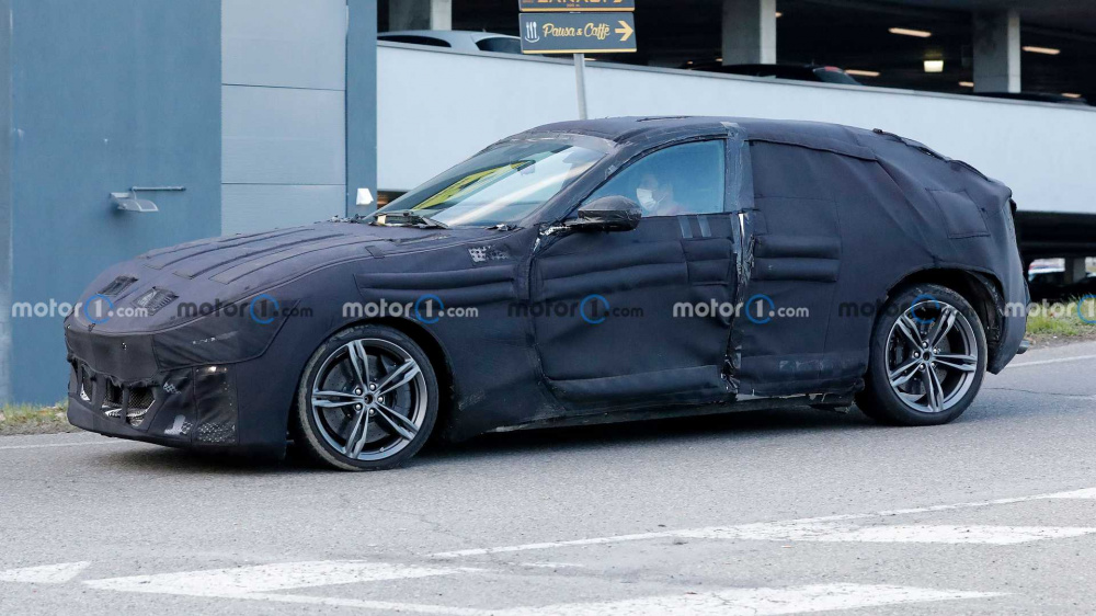 Thân xe Ferrari Purosangue