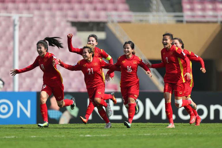 Tuyển nữ Việt Nam được tưởng thưởng xứng đáng sau kỳ tích giành vé dự World Cup 2023.
