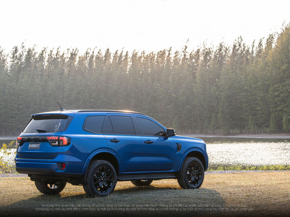 Đuôi xe Ford Everest 2023