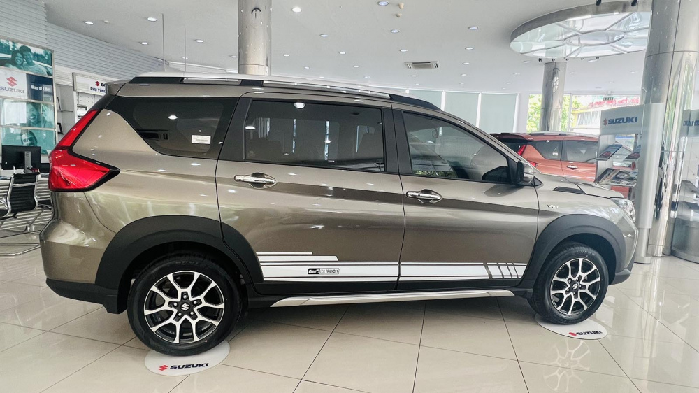 Xe Suzuki XL7 2022 đã có mặt tại đại lý