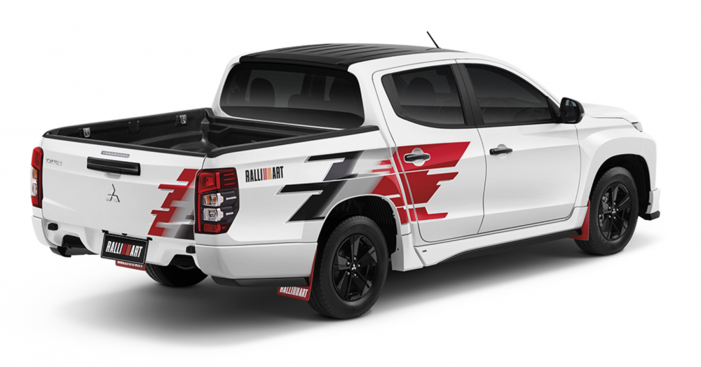 Đuôi xe Mitsubishi Triton Ralliart