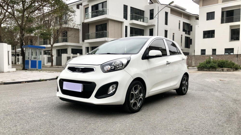 300 triệu nên mua xe ô tô cũ nào năm 2022?