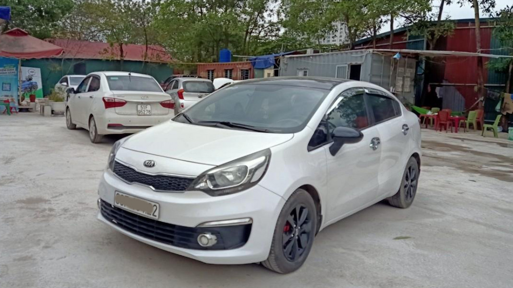 300 triệu nên mua xe ô tô cũ nào năm 2022?