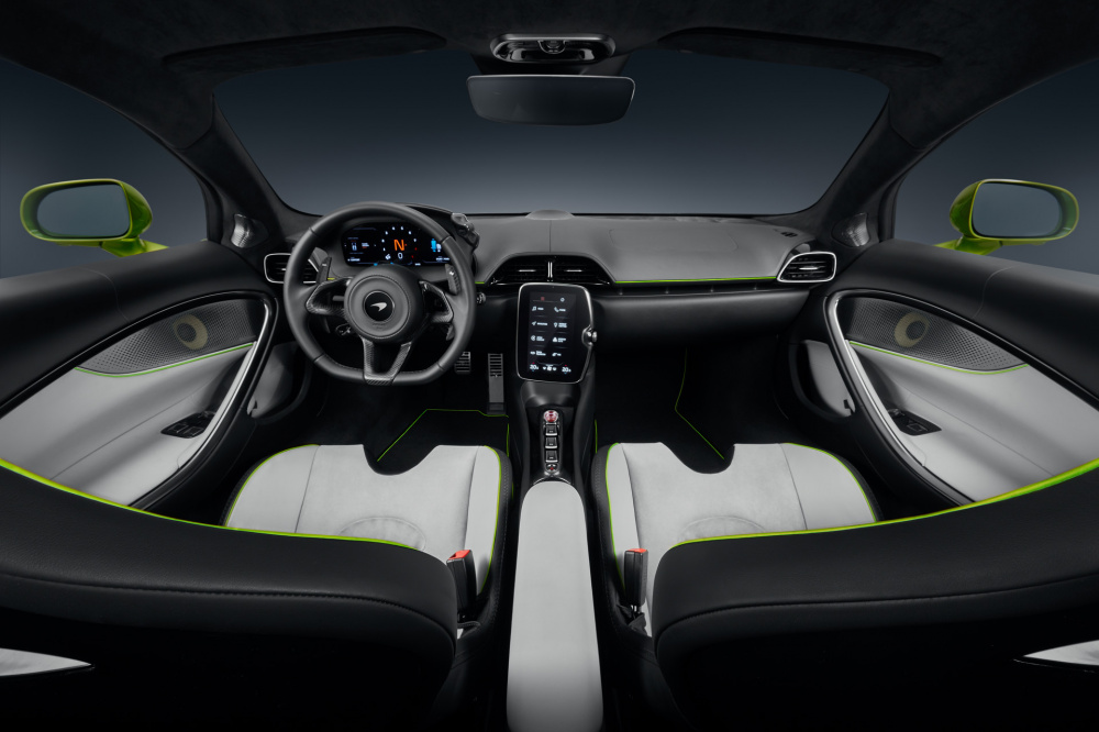 Cabin xe McLaren Artura