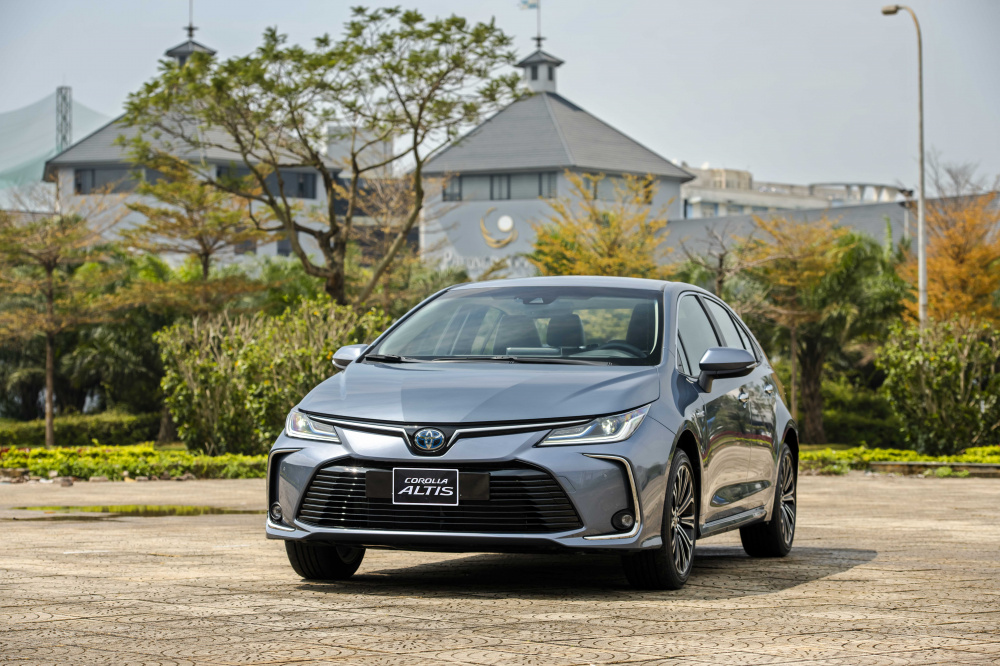 Giá lăn bánh xe Toyota Corolla Altis 2022 thấp hơn so với bản cũ