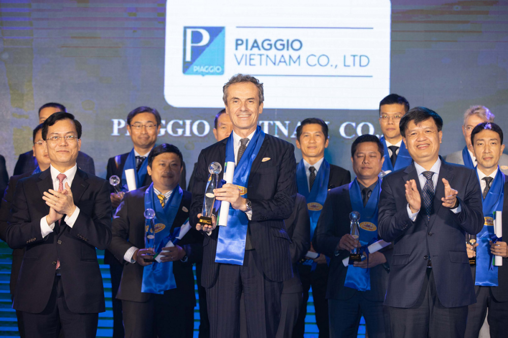 Piaggio Việt Nam được vinh danh trong top 50 Doanh Nghiệp FDI tiêu biểu tại Giải thưởng Rồng Vàng lần thứ 21