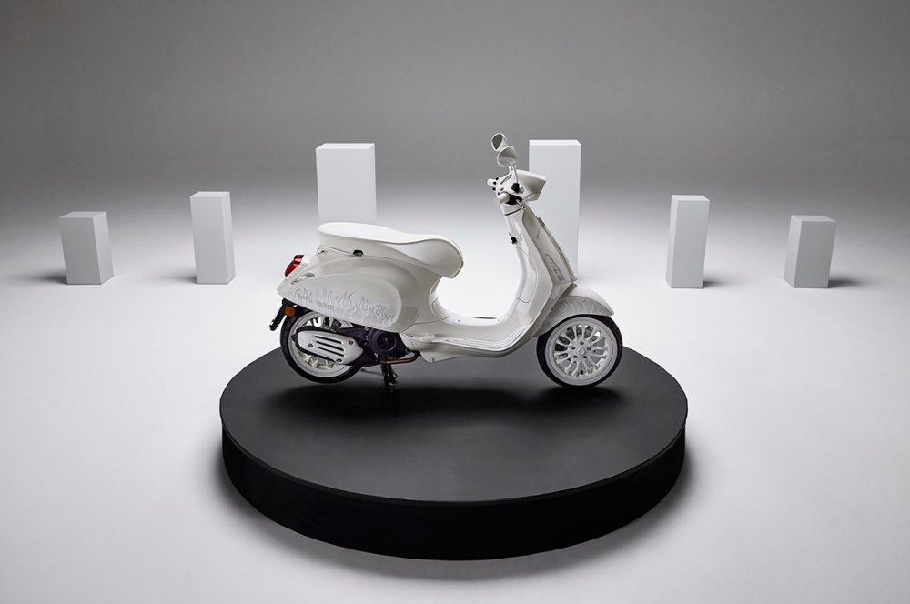  JUSTIN BIEBER X VESPA, một mẫu xe Vespa độc quyền được chính tay nam ca sĩ lên ý tưởng và thực hiện thiết kế