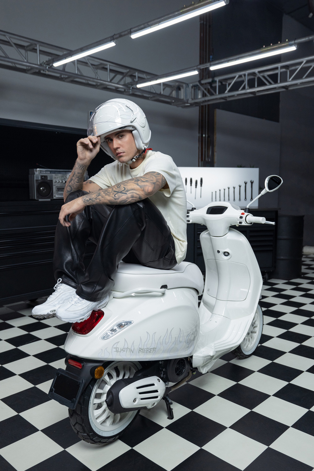 Vespa hợp tác Justin Bieber ra mắt phiên bản xe đặc biệt