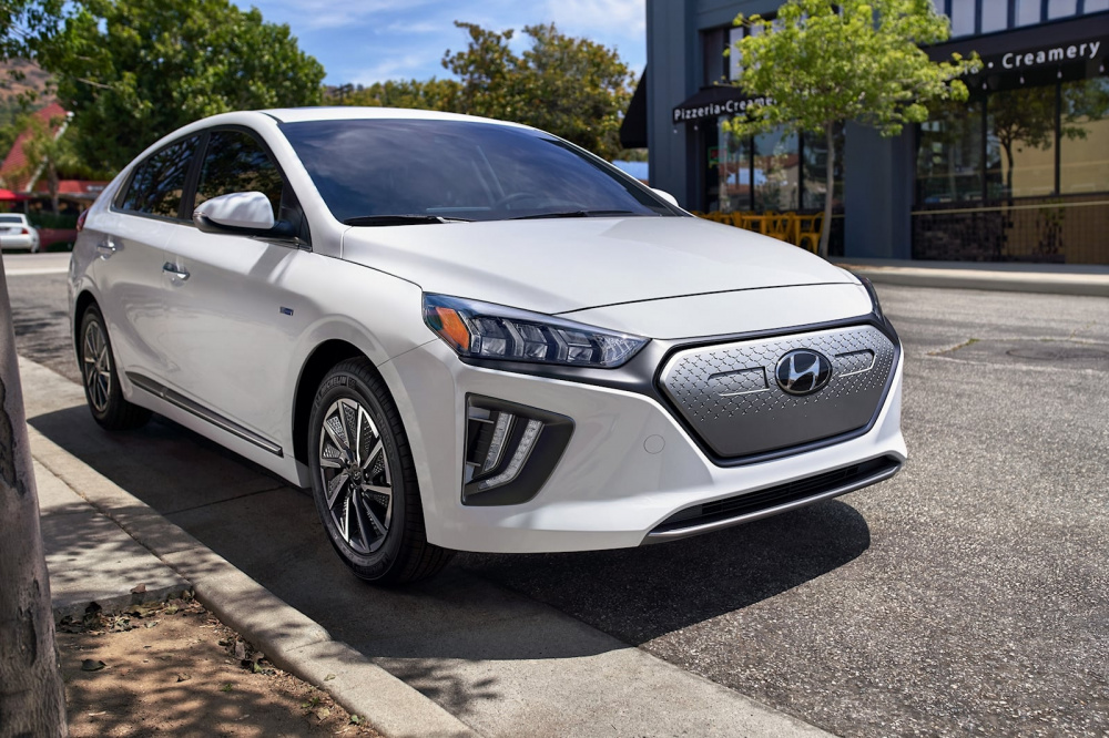 Hyundai cho biết lưới tản nhiệt cũ không còn phù hợp trong thời đại này
